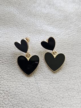 New Gold-Plated Black Heart Drop Earrings